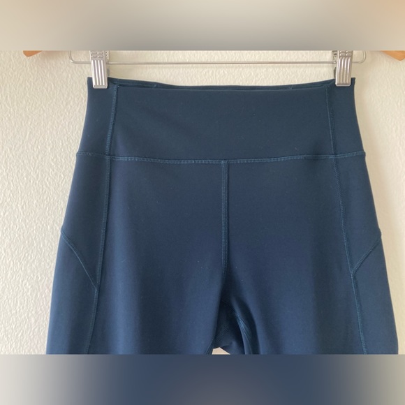 Lululemon In Movement Crop *Everlux 19* Leggings Midnight Navy -size 6 - Picture 9 of 16